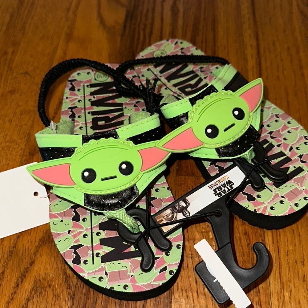 Star Wars Mandalorian Yoda Sandals Flip Flop Boys Shoes Various Sizes NWT